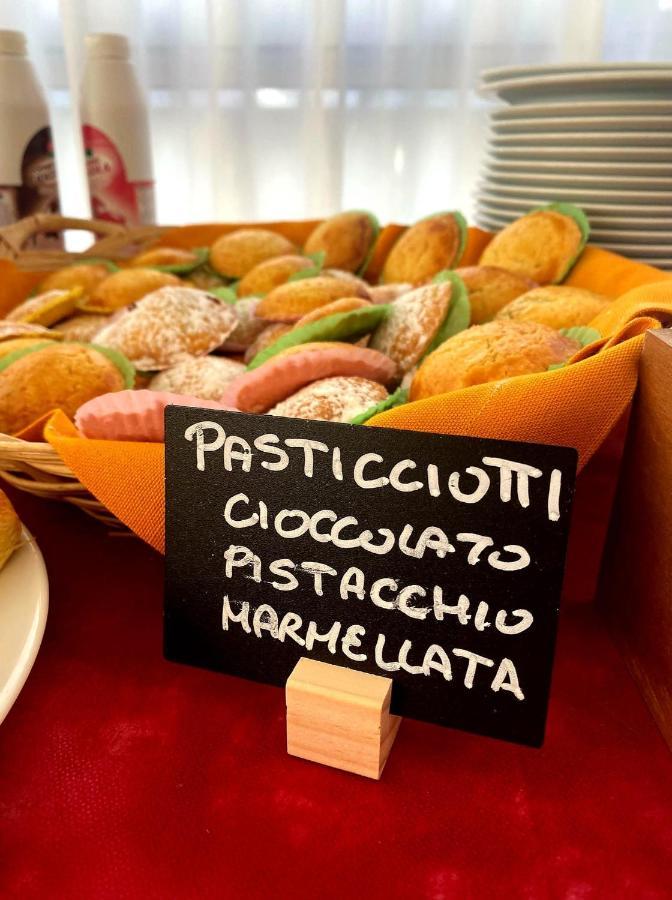 Hotel Cormoran Riccione Luaran gambar