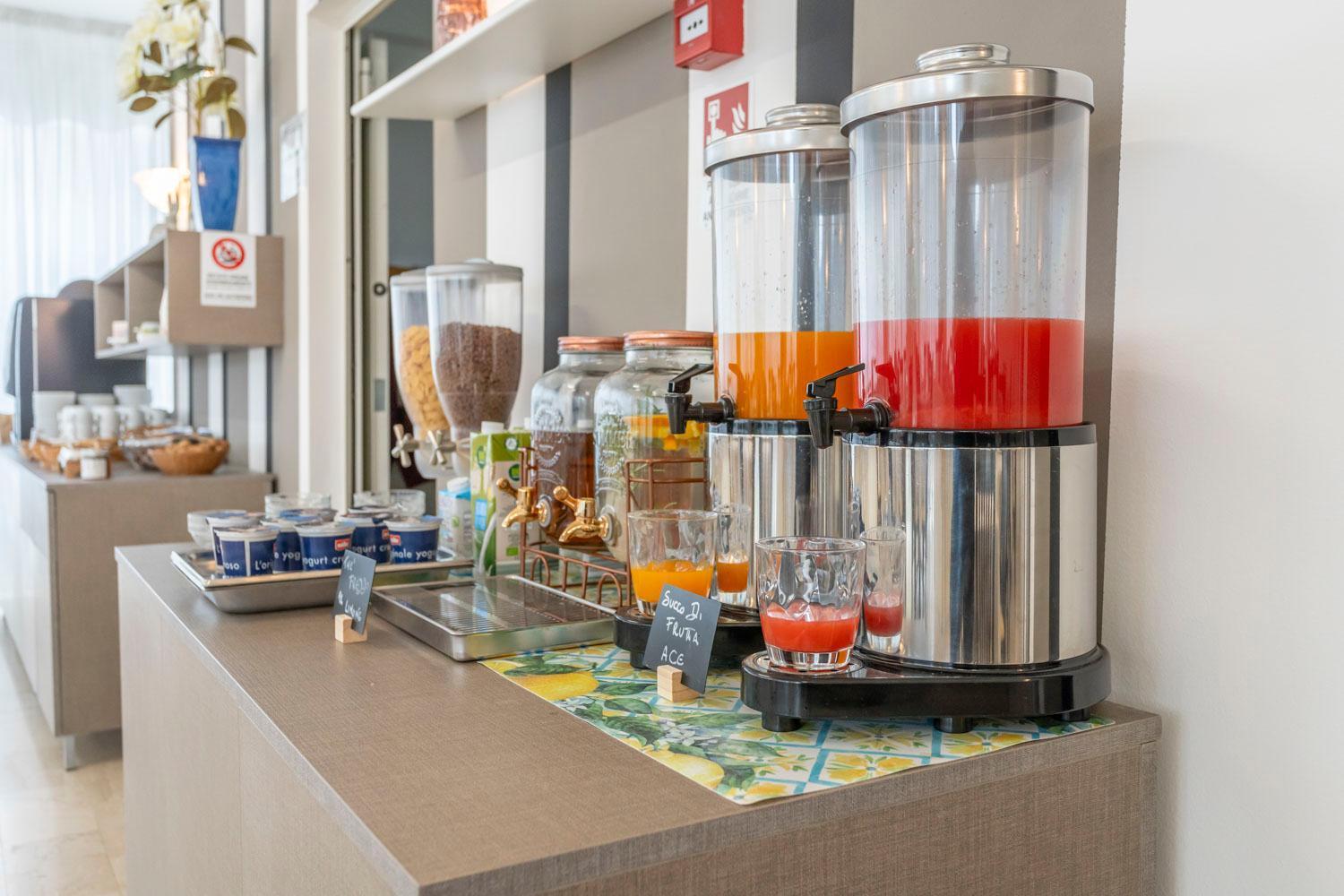 Hotel Cormoran Riccione Luaran gambar