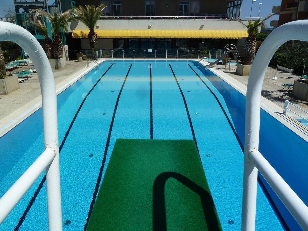 Hotel Cormoran Riccione Luaran gambar