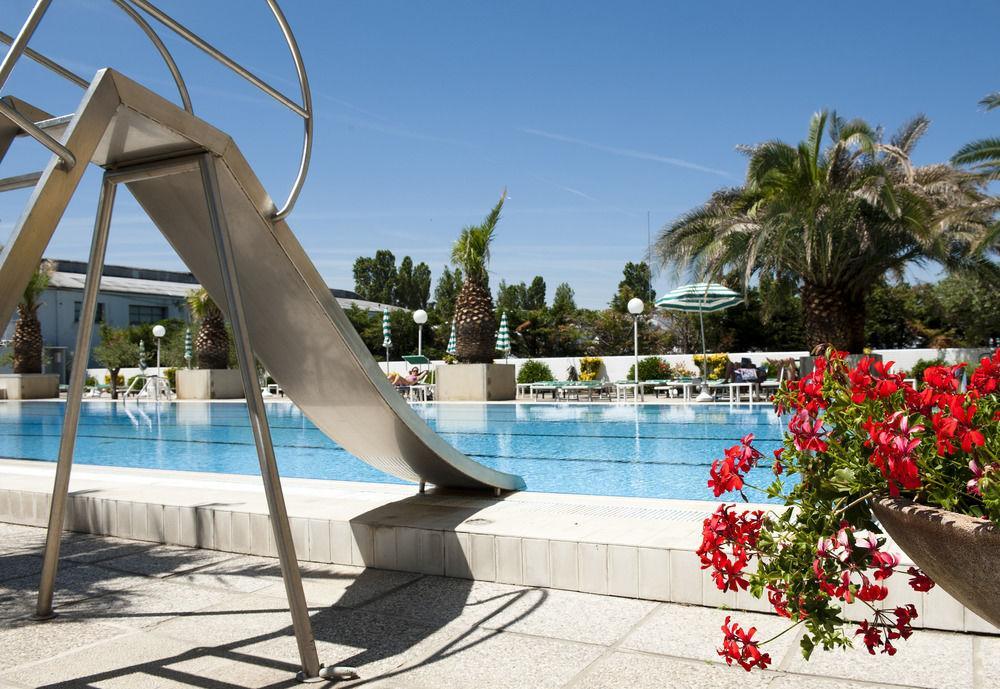 Hotel Cormoran Riccione Luaran gambar